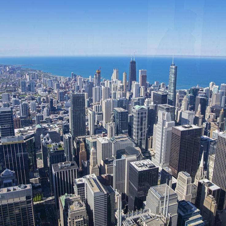 Ava Thompson - Expat family life guide in United States